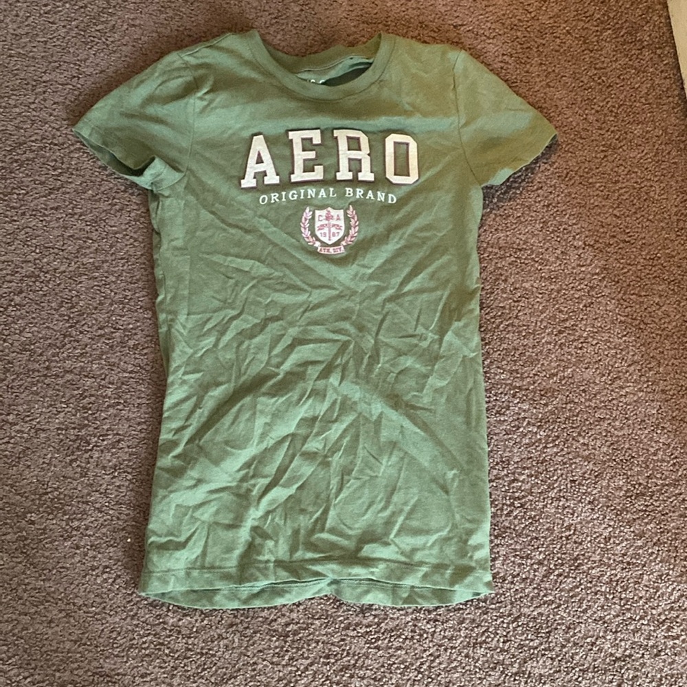 Aeropostale green tee shirt.